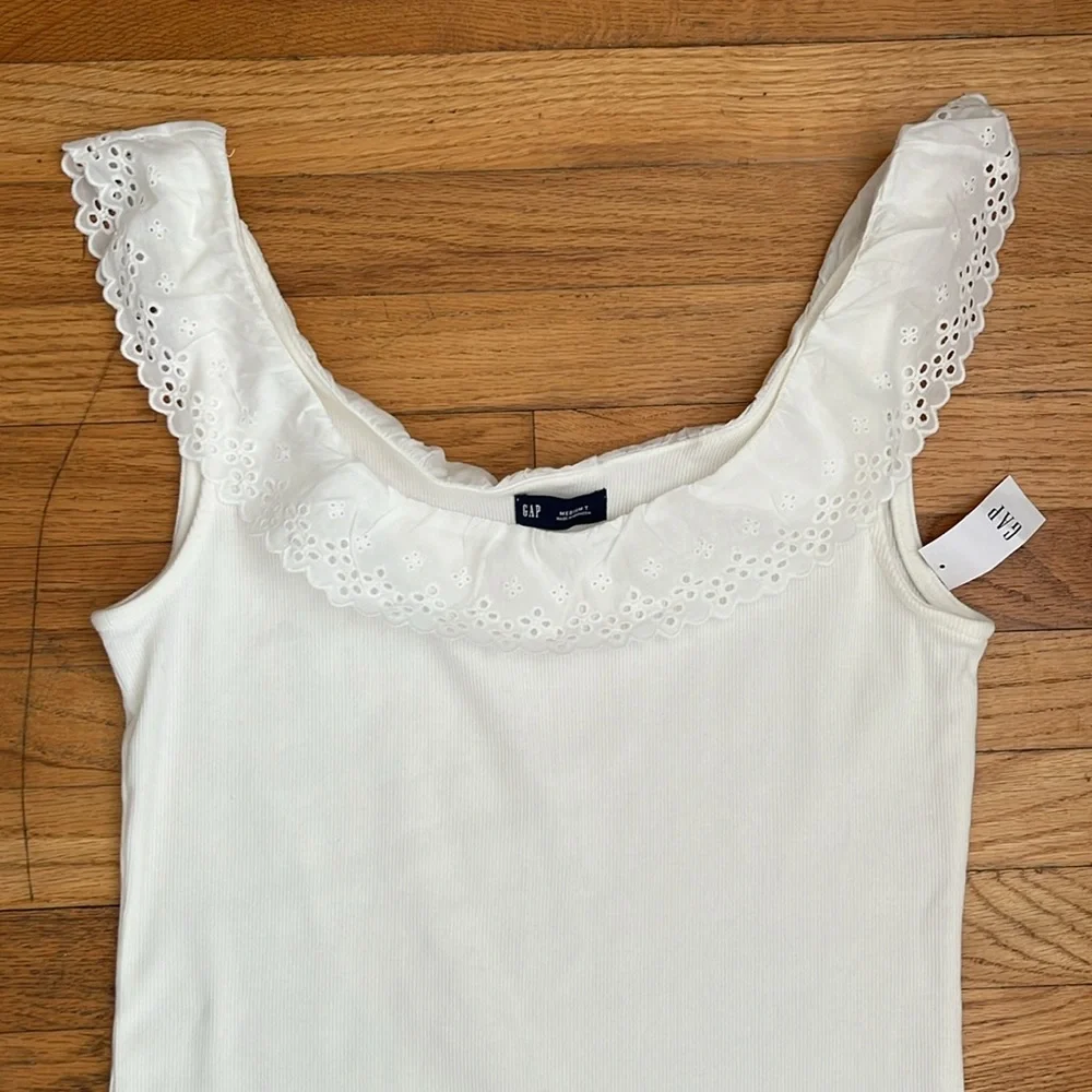 GAP Eyelet Ruffle Neck Ribbed Tank Top - Picture 7 of 14